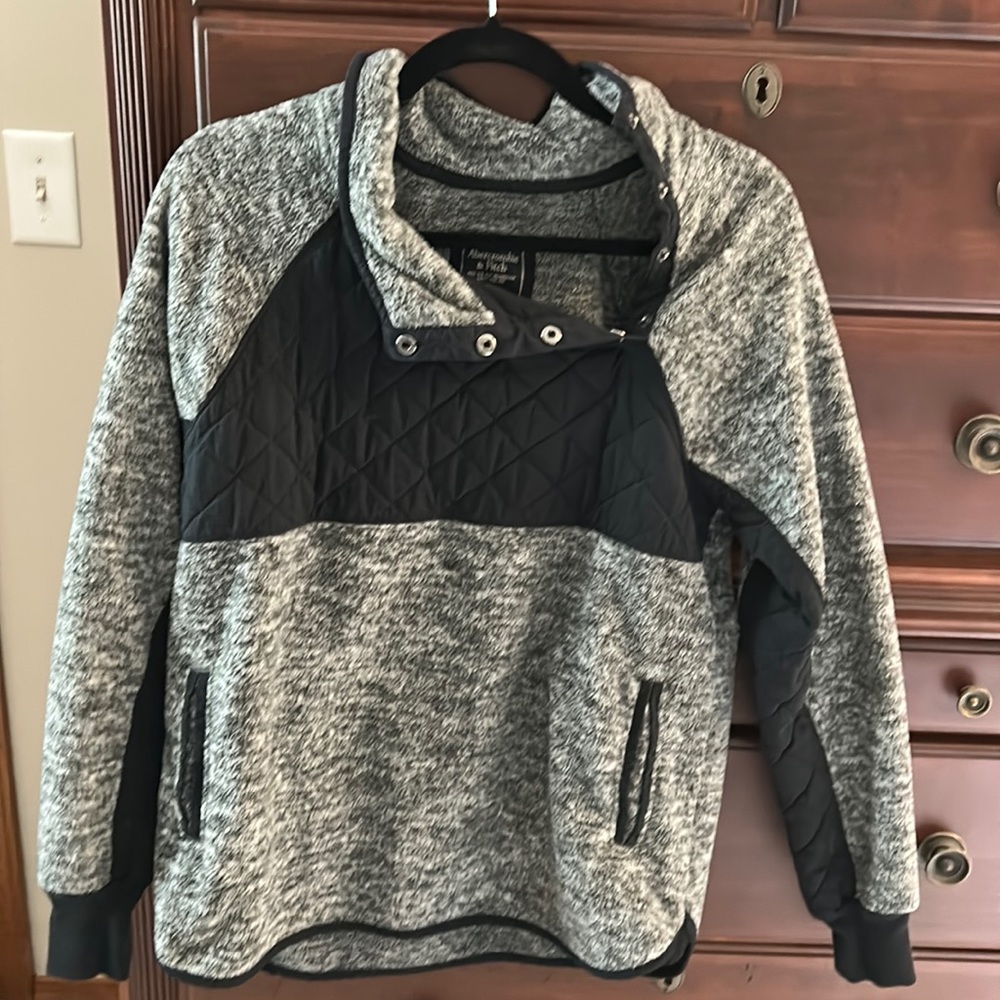 Fleece sweatshirt